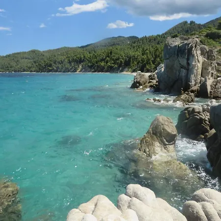 Spacious Close To An Amazing Sithonia Semesterbostad