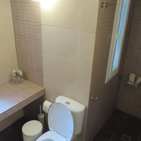 Spacious Close To An Amazing Sithonia Semesterbostad