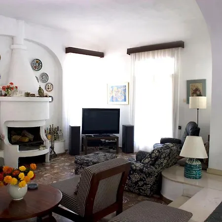 Spacious Close To An Amazing Sithonia *