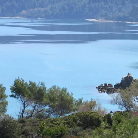 Vakantiehuis Spacious Close To An Amazing Sithonia *