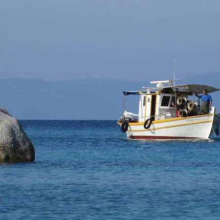 Spacious Close To An Amazing Sithonia *