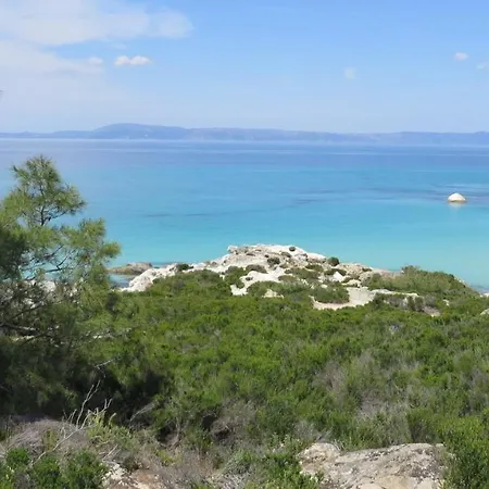 Spacious Close To An Amazing Sithonia Feriehus