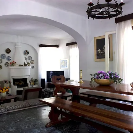 Spacious Close To An Amazing Sithonia *