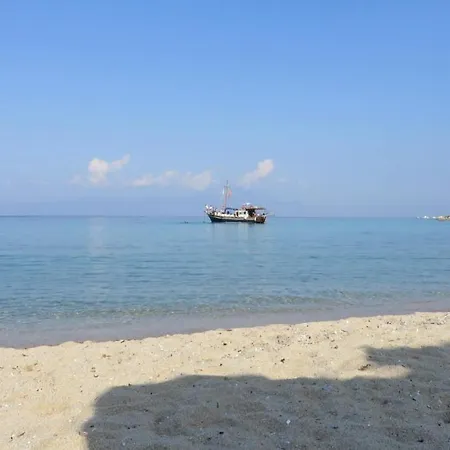 Vakantiehuis Spacious Close To An Amazing Sithonia