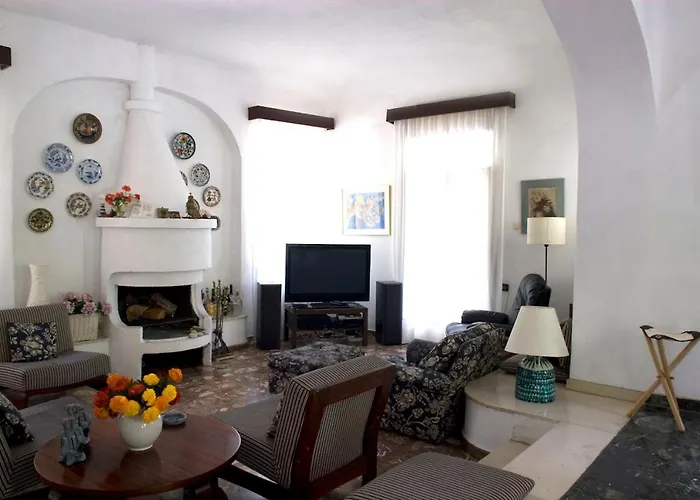 Spacious Close To An Amazing Sithonia *
