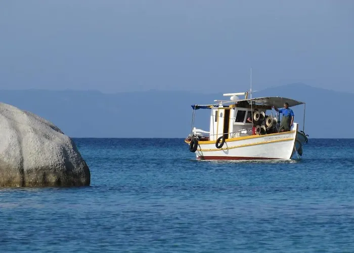 Spacious Close To An Amazing Sithonia *