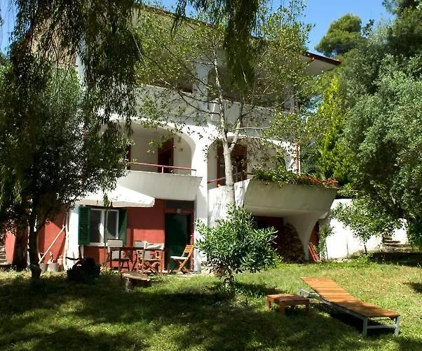 Spacious Close To An Amazing Sithonia *