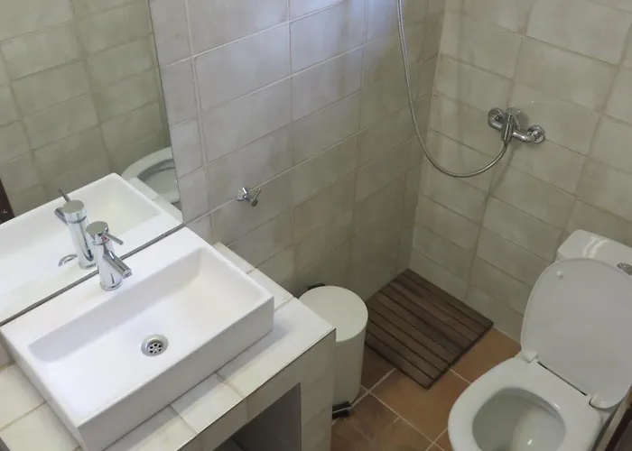 Spacious Close To An Amazing Sithonia Feriehus